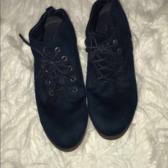 Boots - Picture 2 of 3